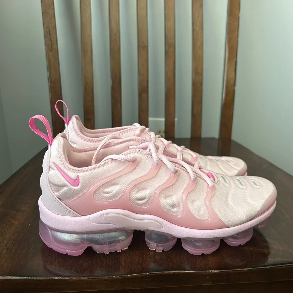 Nike Air Vapormax Plus Pink Foam‎ (Women's) FZ3614-686 NEW Size 8.5